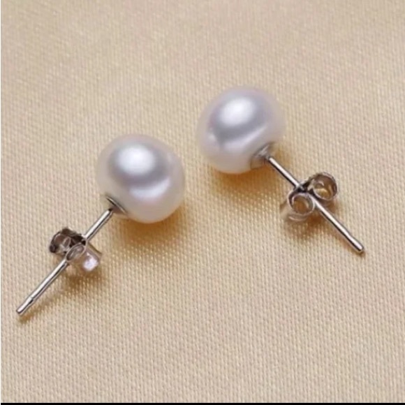 14K White Gold NATURAL White Freshwater Pearl 6MM Round Stud Earrings - Picture 3 of 6